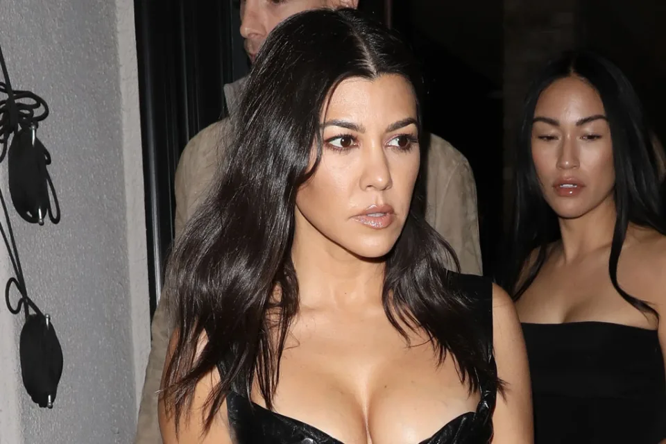 Kourtney Kardashian - How do Celebrities avoid Stretch Marks during Pregnancy?